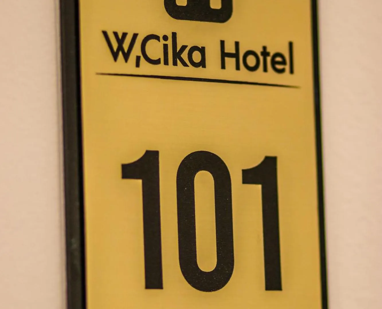 W Cika Hotel 보르쉬 0*,