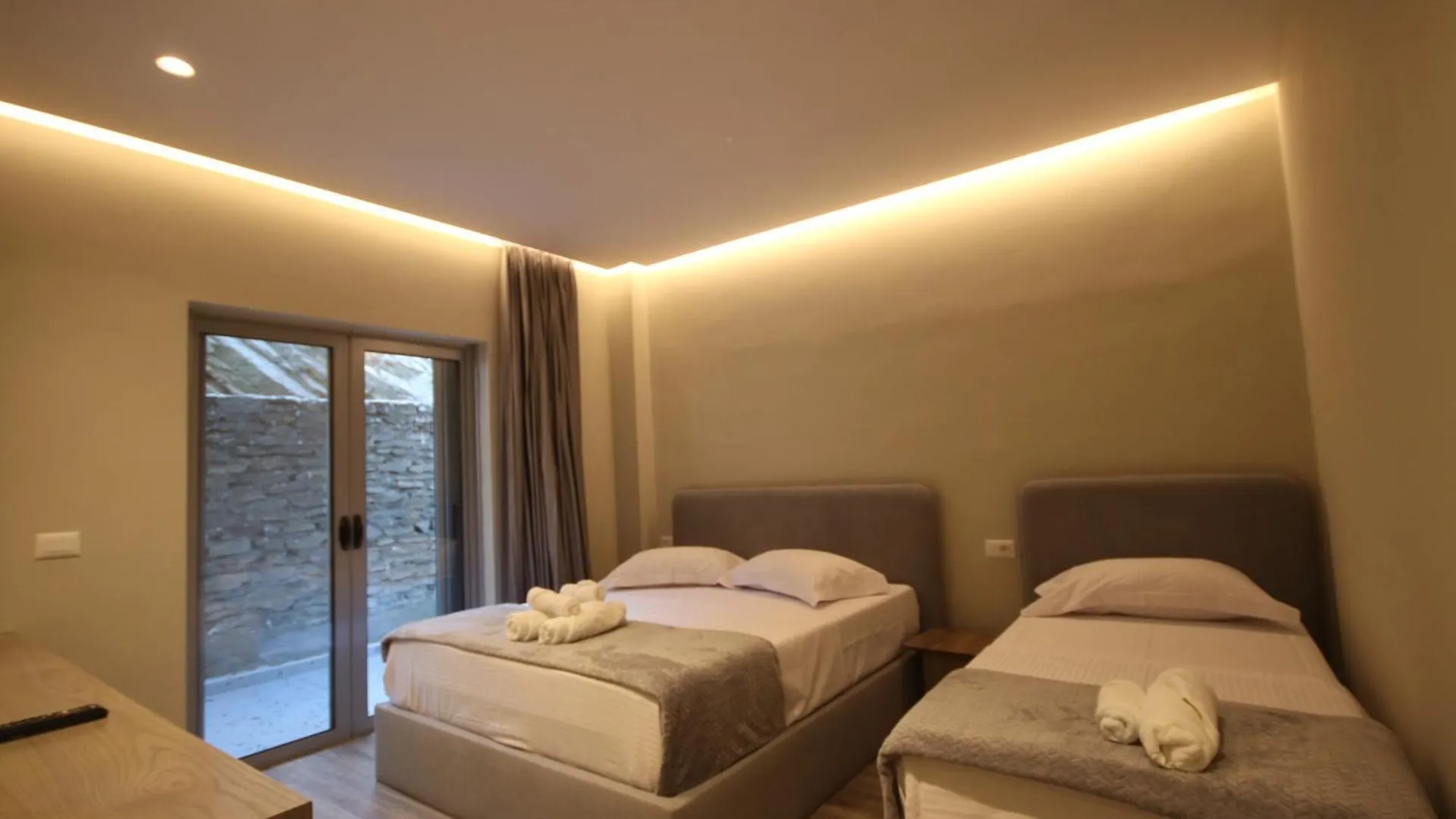 W Cika Hotel Borsh 0*,