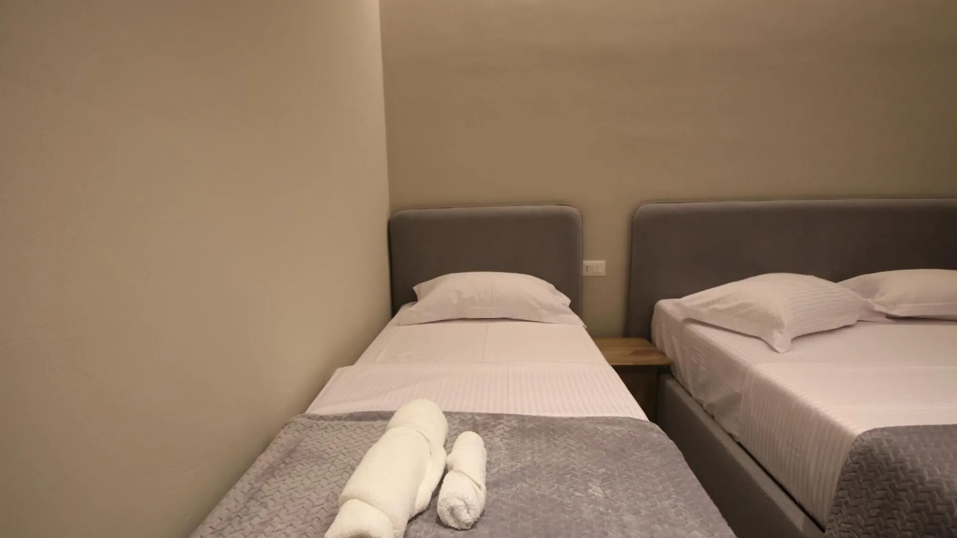 여관 W Cika Hotel 보르쉬 알바니아