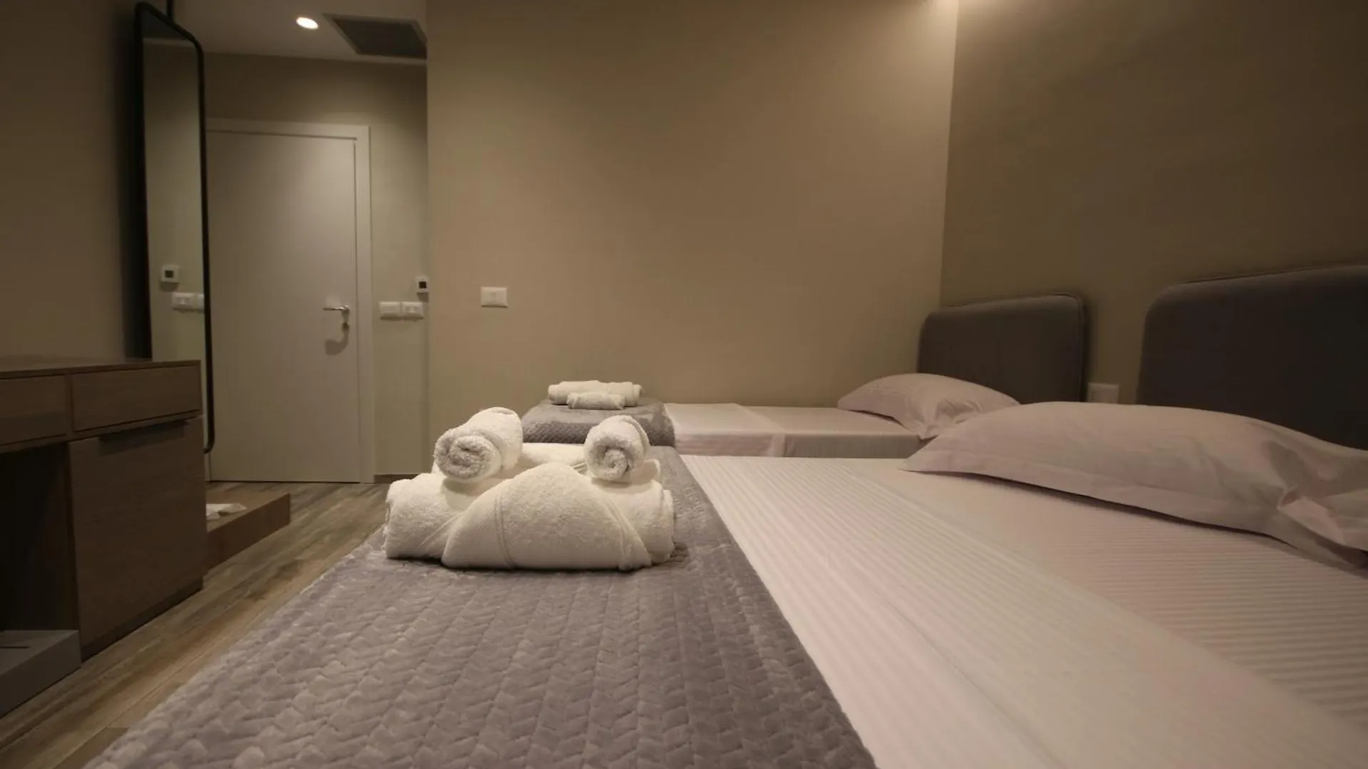 W Cika Hotel 보르쉬 0*,  알바니아