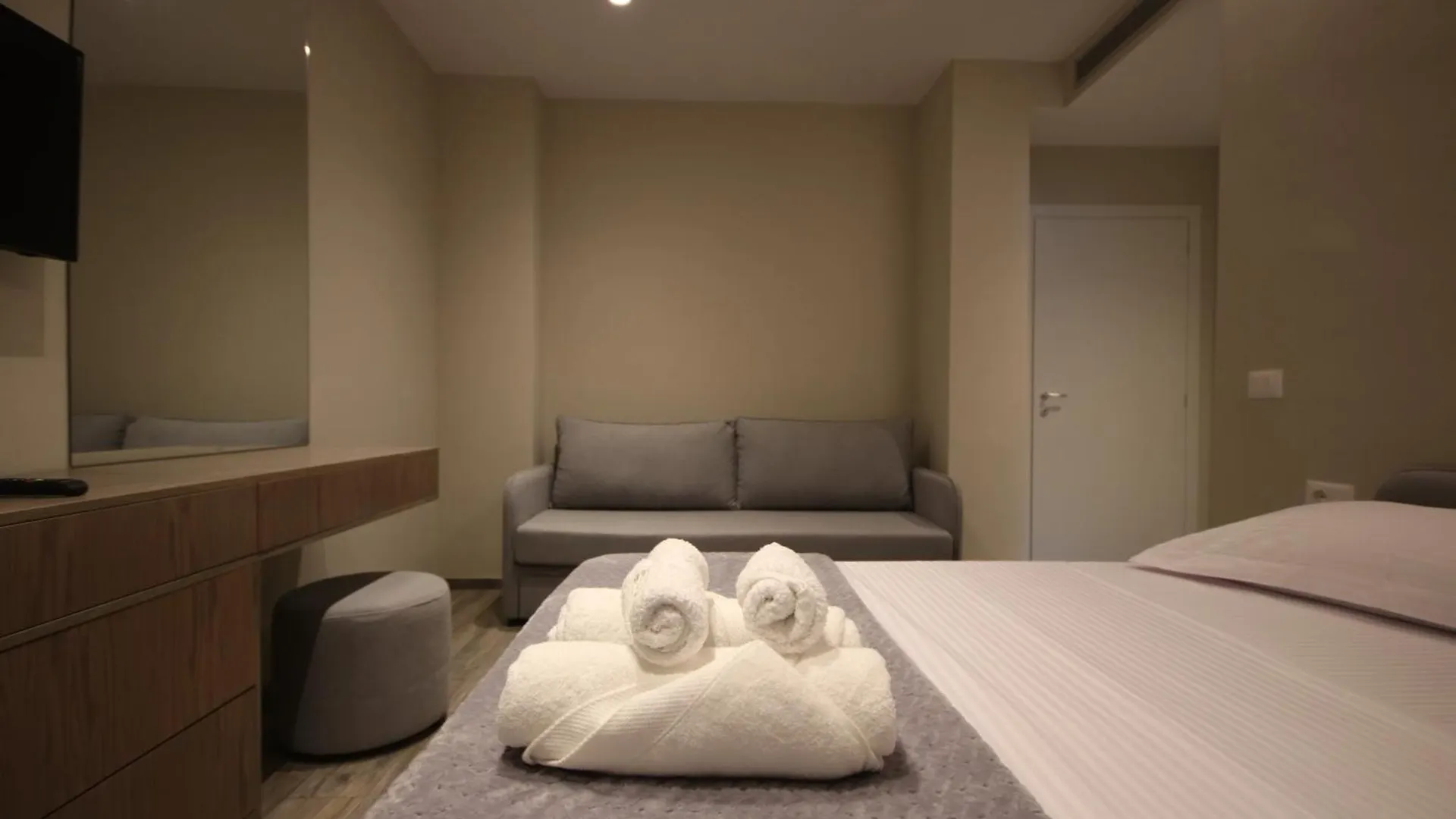 W Cika Hotel 보르쉬