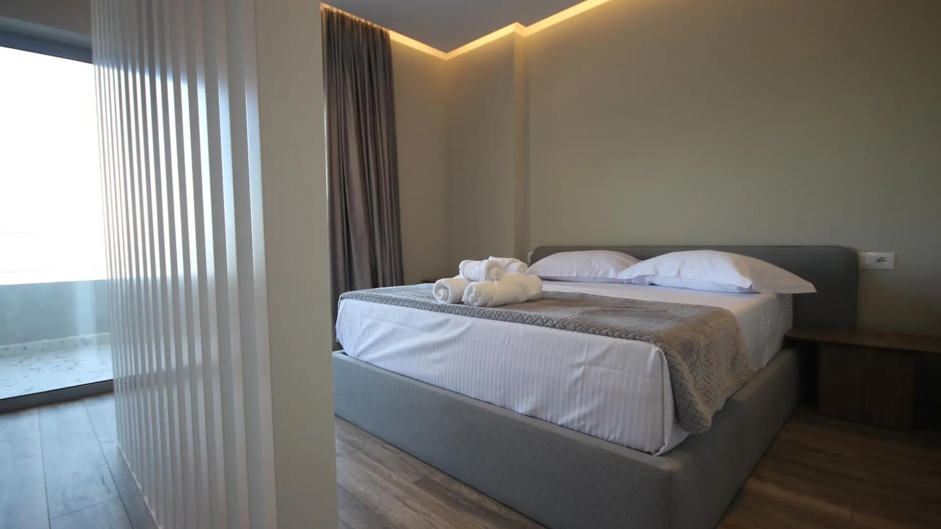W Cika Hotel 보르쉬